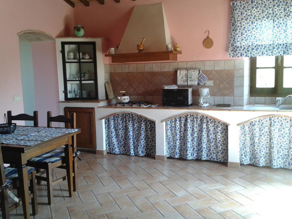 Agriturismo Cantinaccia Di Sopra Питиляно Стая снимка