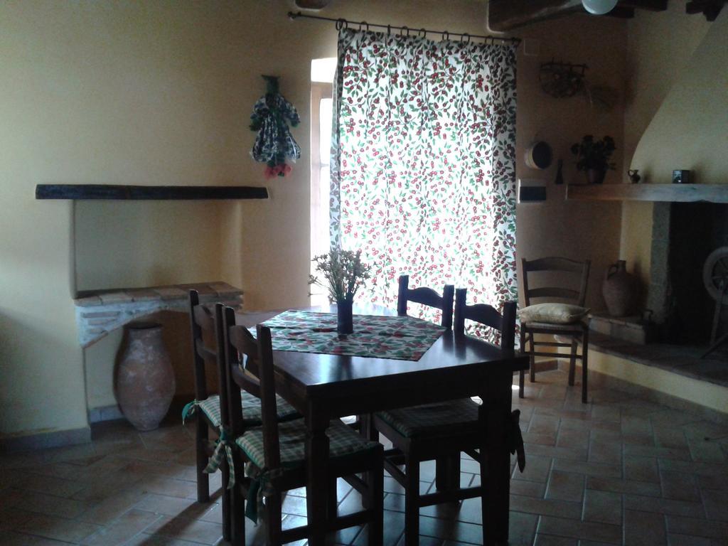 Agriturismo Cantinaccia Di Sopra Питиляно Стая снимка